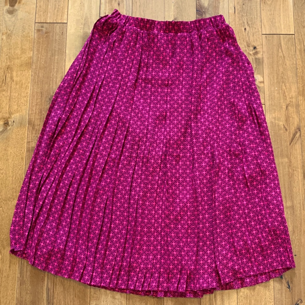 Pleated BR midi skirt - Picture 3 of 4